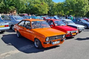 Zonnig Krefeld met veel Fords