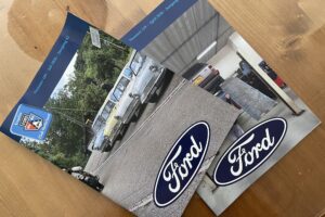 Blad ligt bij de drukker